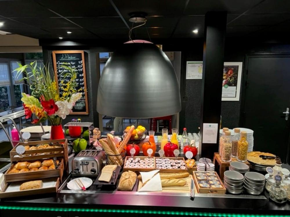 Hotel Campanile Nature - Aix En Provence 3*