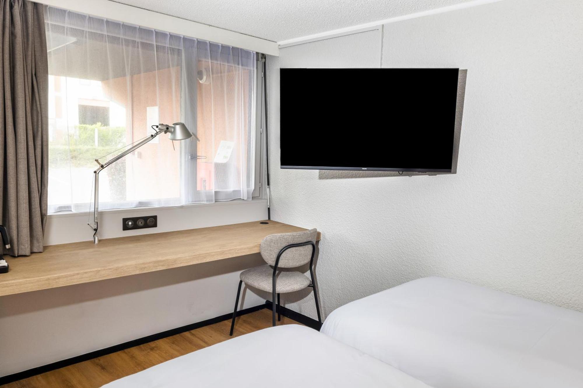 Campanile Nature - Aix En Provence Hotel