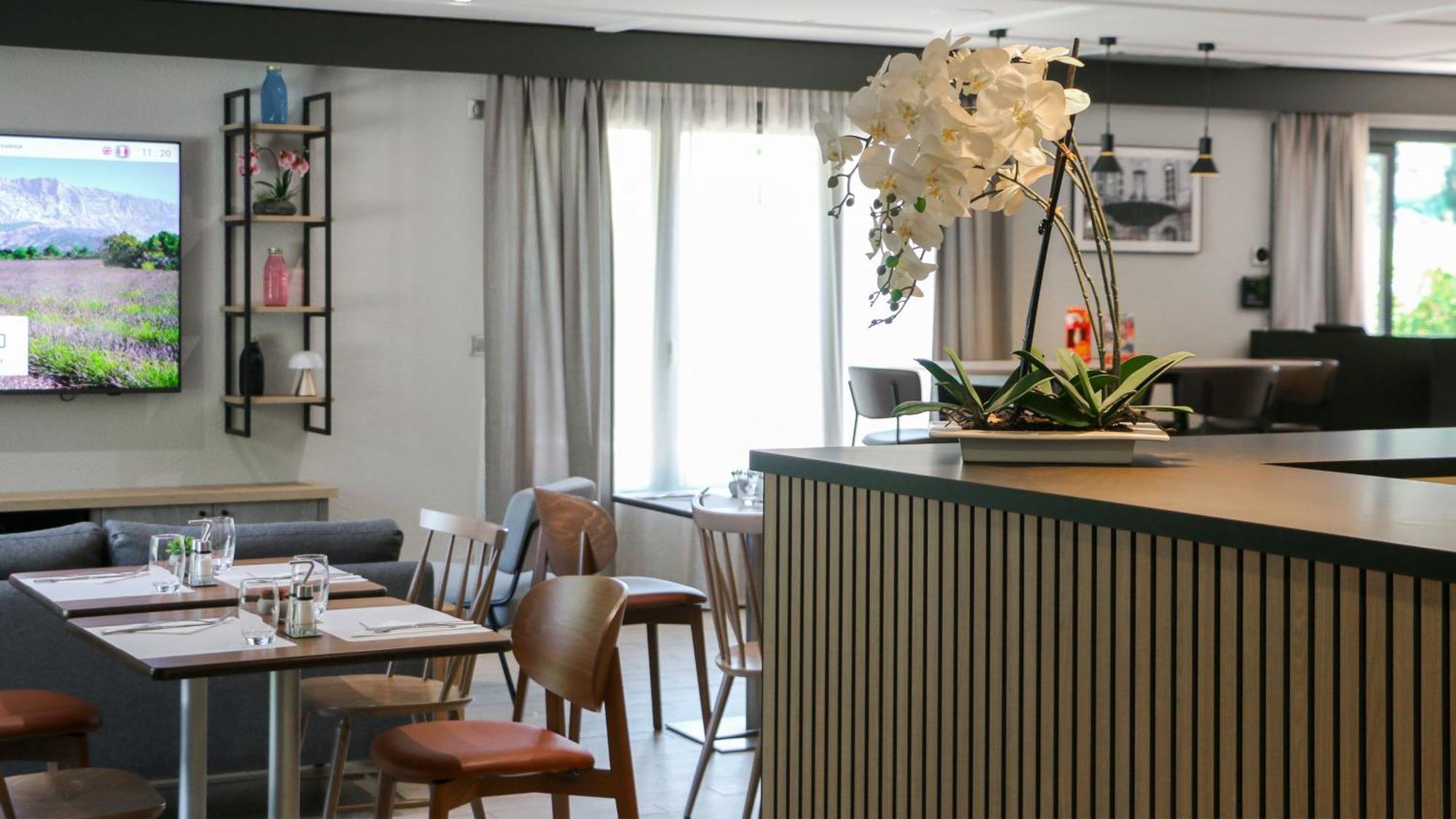 Campanile Nature - Aix En Provence Hotel